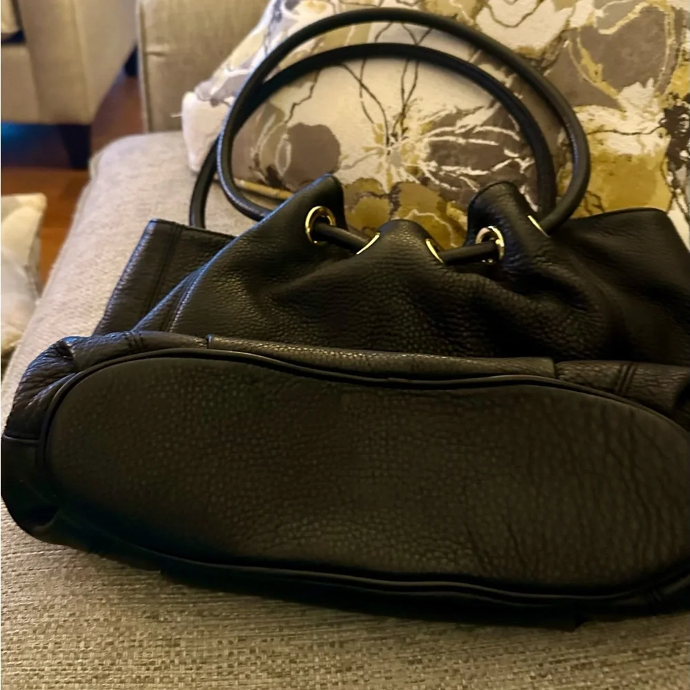 Michael Kors Camden Pebbled Leather Bucket Bag Black with MK Medallion Tassel - Picture 14 of 16